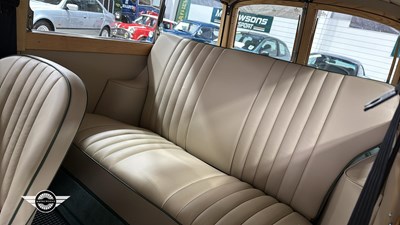 Lot 540 - 1971 MORRIS 1000 TRAVELLER