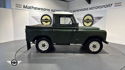 Lot 104 - 1972 LAND ROVER