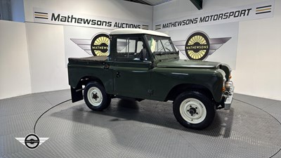 Lot 104 - 1972 LAND ROVER