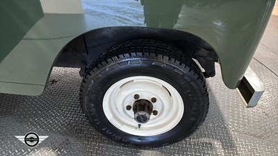 Lot 104 - 1972 LAND ROVER