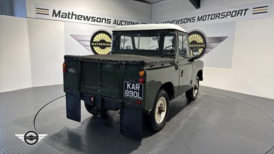 Lot 104 - 1972 LAND ROVER
