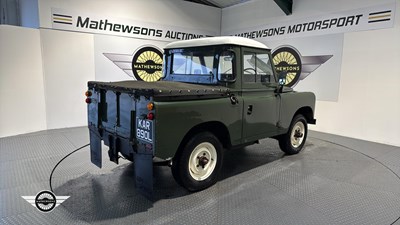 Lot 104 - 1972 LAND ROVER