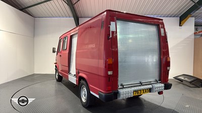 Lot 524 - 1995 MERCEDES 310 VAN