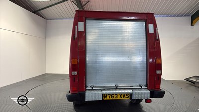 Lot 524 - 1995 MERCEDES 310 VAN