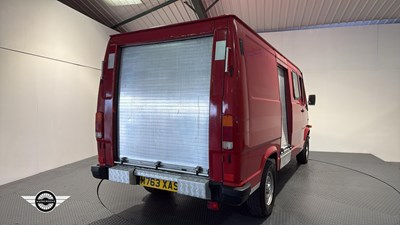 Lot 524 - 1995 MERCEDES 310 VAN