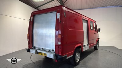 Lot 524 - 1995 MERCEDES 310 VAN