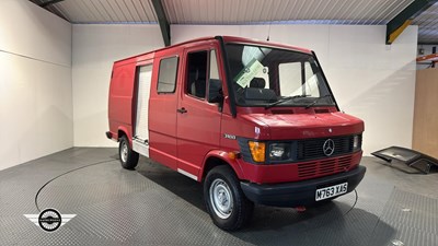 Lot 524 - 1995 MERCEDES 310 VAN