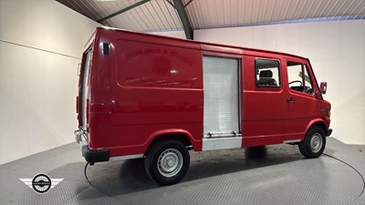 Lot 524 - 1995 MERCEDES 310 VAN