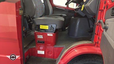Lot 524 - 1995 MERCEDES 310 VAN
