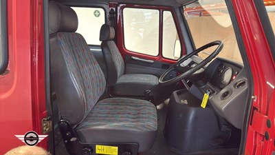 Lot 524 - 1995 MERCEDES 310 VAN