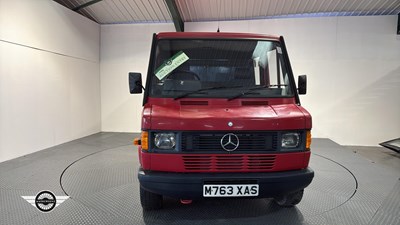 Lot 524 - 1995 MERCEDES 310 VAN