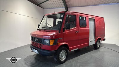 Lot 524 - 1995 MERCEDES 310 VAN
