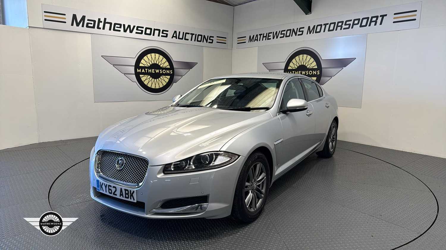 Lot 682 - 2012 JAGUAR XF LUXURY V6 AUTO