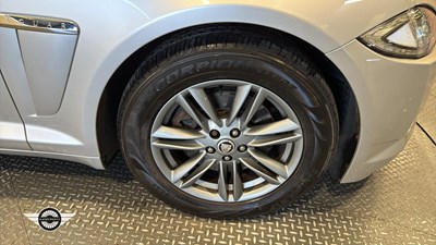 Lot 682 - 2012 JAGUAR XF LUXURY V6 AUTO