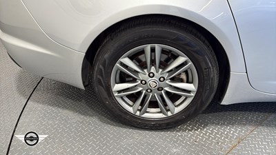 Lot 682 - 2012 JAGUAR XF LUXURY V6 AUTO