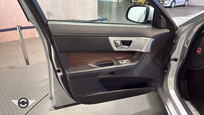 Lot 682 - 2012 JAGUAR XF LUXURY V6 AUTO