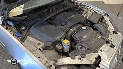 Lot 682 - 2012 JAGUAR XF LUXURY V6 AUTO