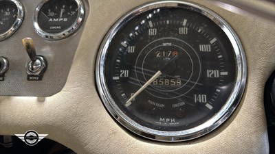 Lot 520 - 1961 DAIMLER SP 250