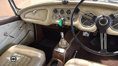 Lot 520 - 1961 DAIMLER SP 250