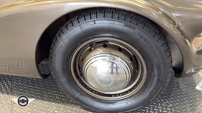 Lot 520 - 1961 DAIMLER SP 250