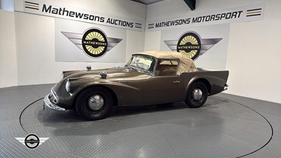 Lot 520 - 1961 DAIMLER SP 250