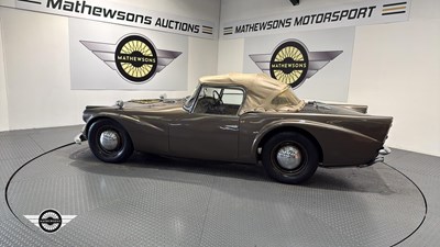 Lot 520 - 1961 DAIMLER SP 250