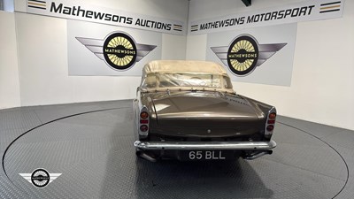 Lot 520 - 1961 DAIMLER SP 250