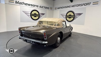 Lot 520 - 1961 DAIMLER SP 250
