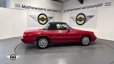 Lot 204 - 1991 ALFA ROMEO SPIDER 2.0