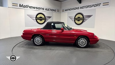 Lot 204 - 1991 ALFA ROMEO SPIDER 2.0