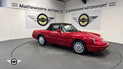 Lot 204 - 1991 ALFA ROMEO SPIDER 2.0