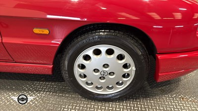 Lot 204 - 1991 ALFA ROMEO SPIDER 2.0