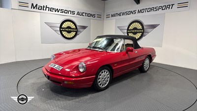Lot 204 - 1991 ALFA ROMEO SPIDER 2.0