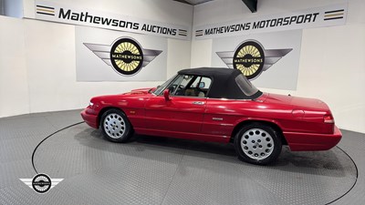 Lot 204 - 1991 ALFA ROMEO SPIDER 2.0