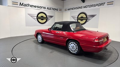 Lot 204 - 1991 ALFA ROMEO SPIDER 2.0