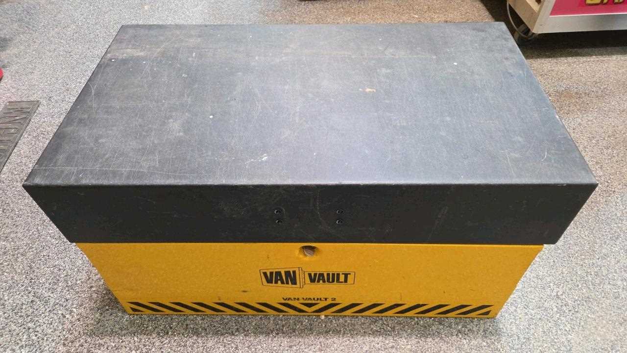 Lot 758 - VAN VAULT TOOL BOX INC KEY