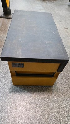 Lot 758 - VAN VAULT TOOL BOX INC KEY