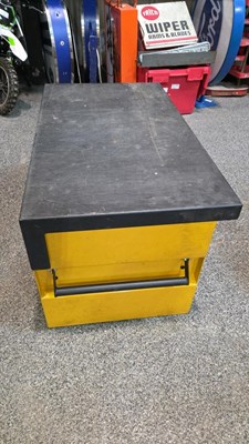 Lot 758 - VAN VAULT TOOL BOX INC KEY