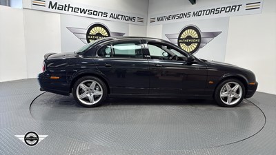 Lot 638 - 2004 JAGUAR S-TYPE V8 R AUTO