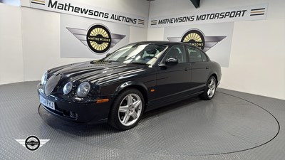 Lot 638 - 2004 JAGUAR S-TYPE V8 R AUTO