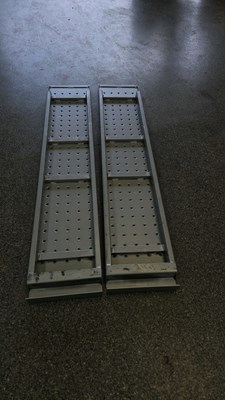 Lot 81 - RHINO RECOVERY LOADING RAMPS-HEAVY DUTY SWL 3 TON PER PAIR 5 FT LONG