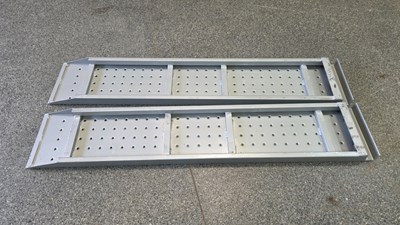 Lot 81 - RHINO RECOVERY LOADING RAMPS-HEAVY DUTY SWL 3 TON PER PAIR 5 FT LONG