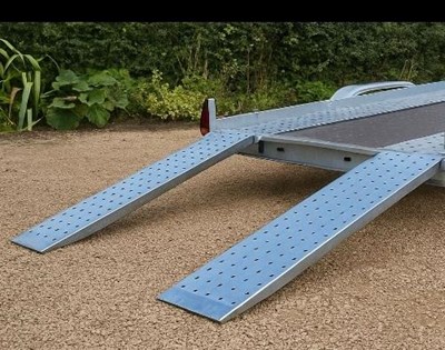 Lot 81 - RHINO RECOVERY LOADING RAMPS-HEAVY DUTY SWL 3 TON PER PAIR 5 FT LONG