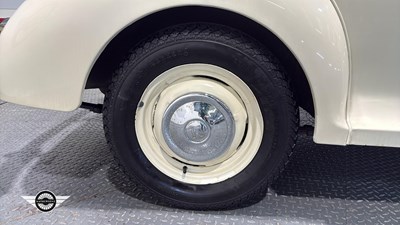 Lot 404 - 1963 MORRIS MINOR 1000