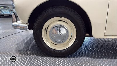 Lot 404 - 1963 MORRIS MINOR 1000