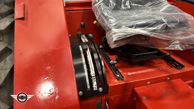 Lot 252 - 1976 INTERNATIONAL HARVESTER TRACTOR