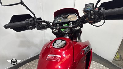 Lot 290 - 2004 HONDA NX 400
