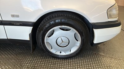 Lot 668 - 1996 MERCEDES C180 CLASSIC