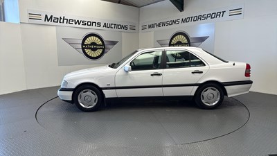 Lot 668 - 1996 MERCEDES C180 CLASSIC
