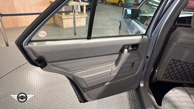 Lot 207 - 1991 MERCEDES 190E AUTO 2.6